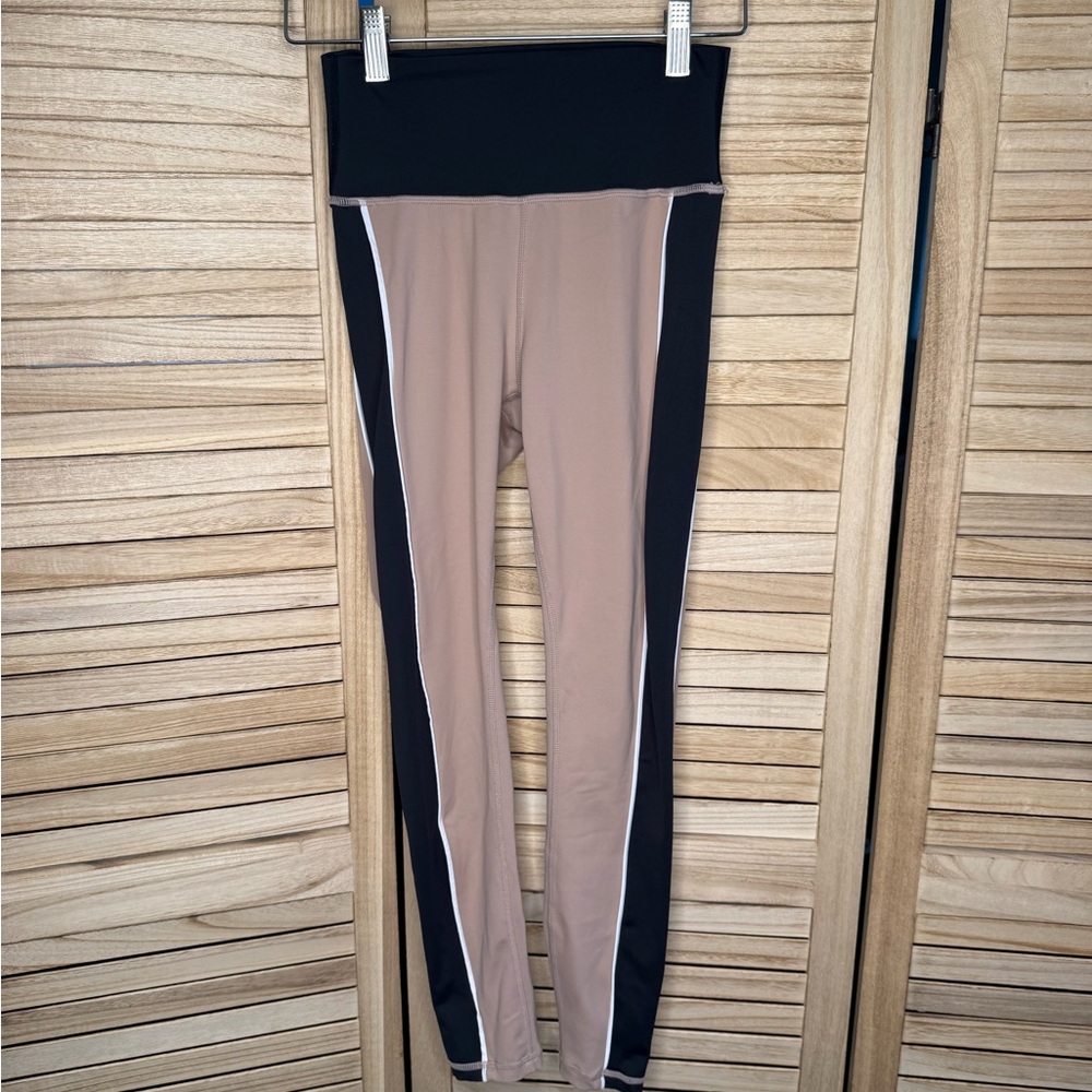 Elegant Black and Tan Women's Leggings